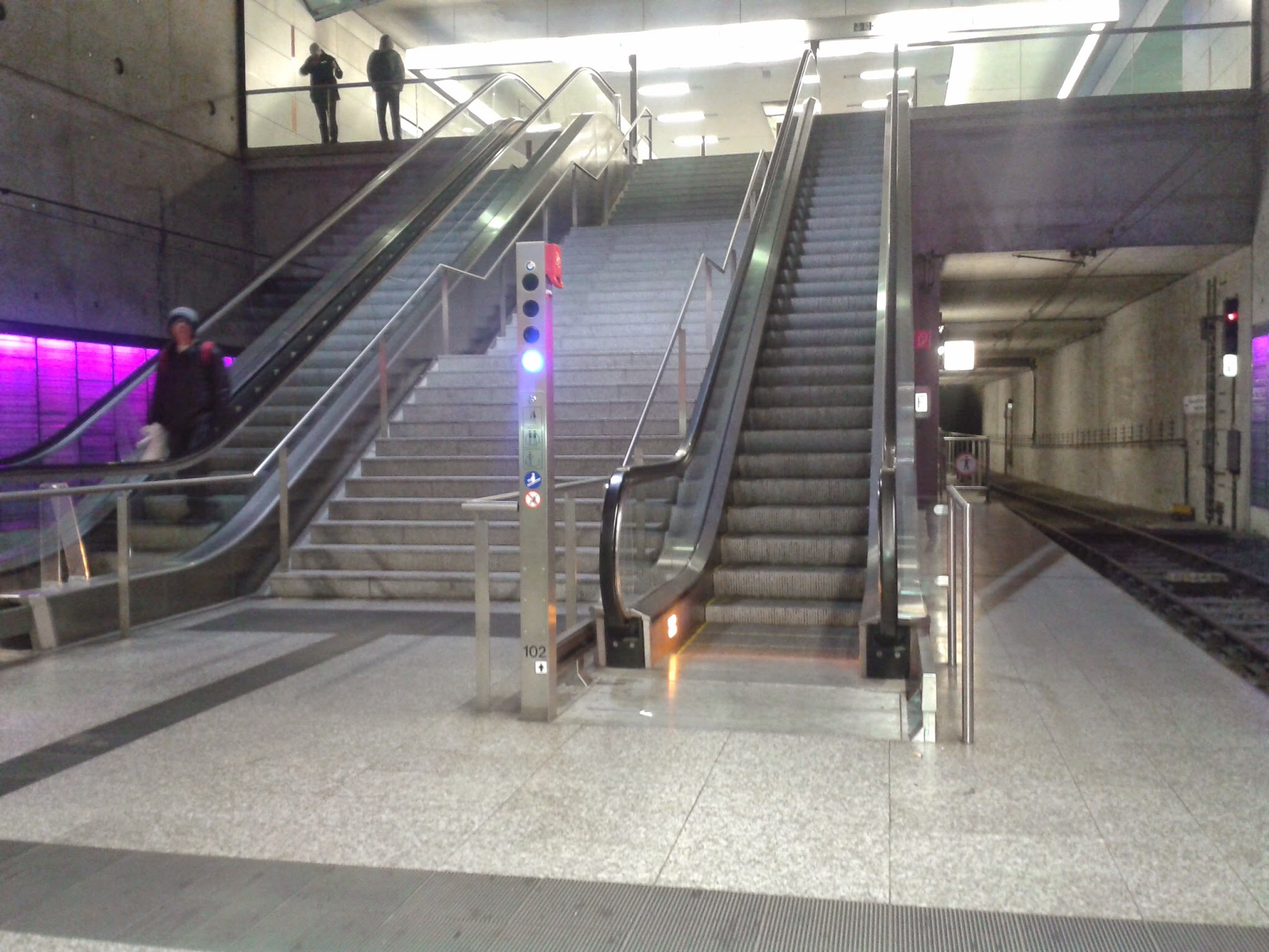 Rolltreppe bzw. Fahrtreppe einer U-Bahn-Station